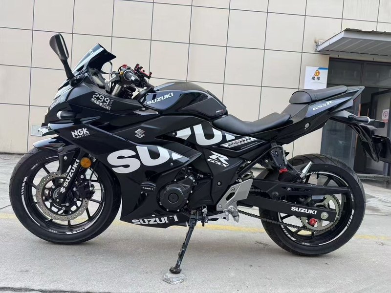豪爵铃木 GSX250R