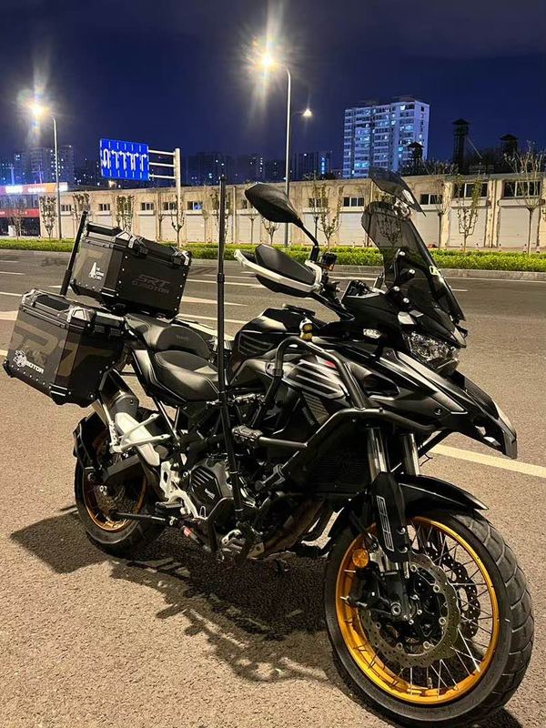 贝纳利 TRK552