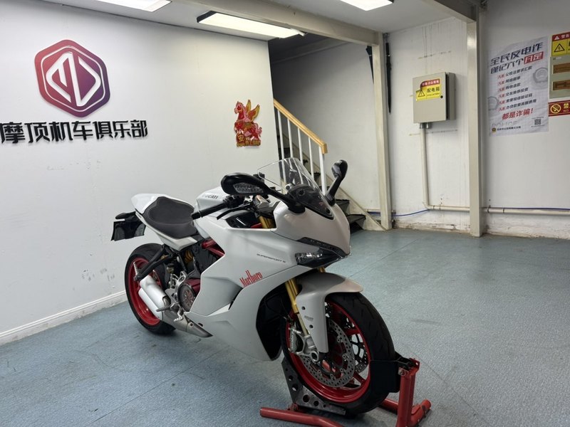 杜卡迪 SuperSport