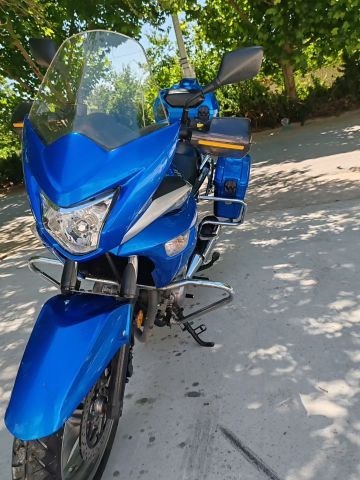 铃木 GW 250F Inazuma 