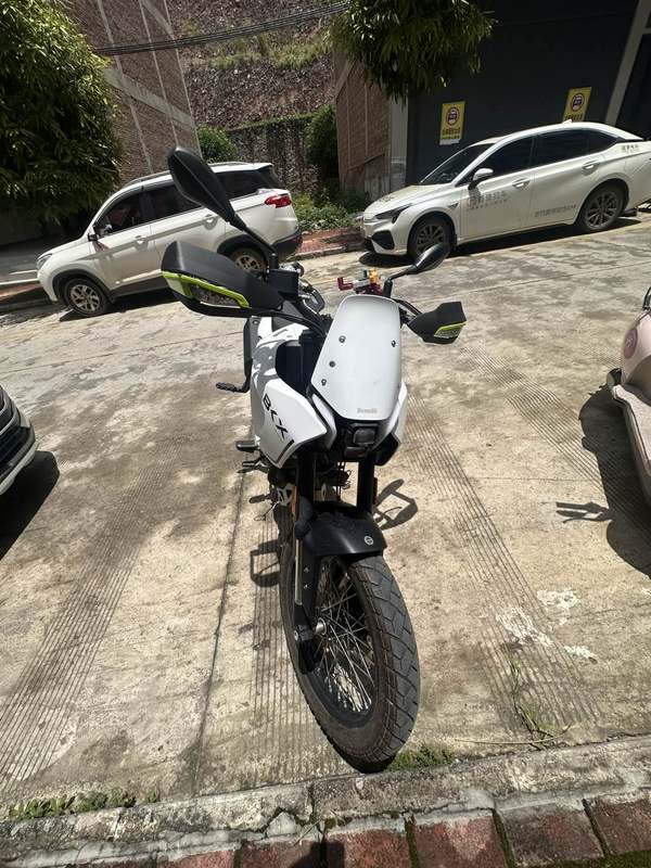 贝纳利 BKX250