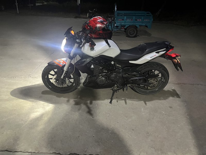 贝纳利 蓝宝龙BJ300GS