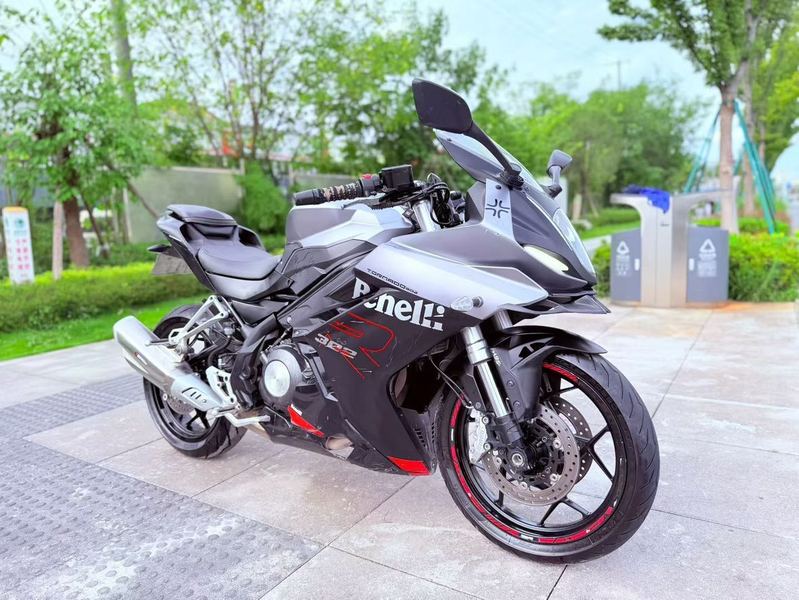 贝纳利 龙卷风 Tornado 302R