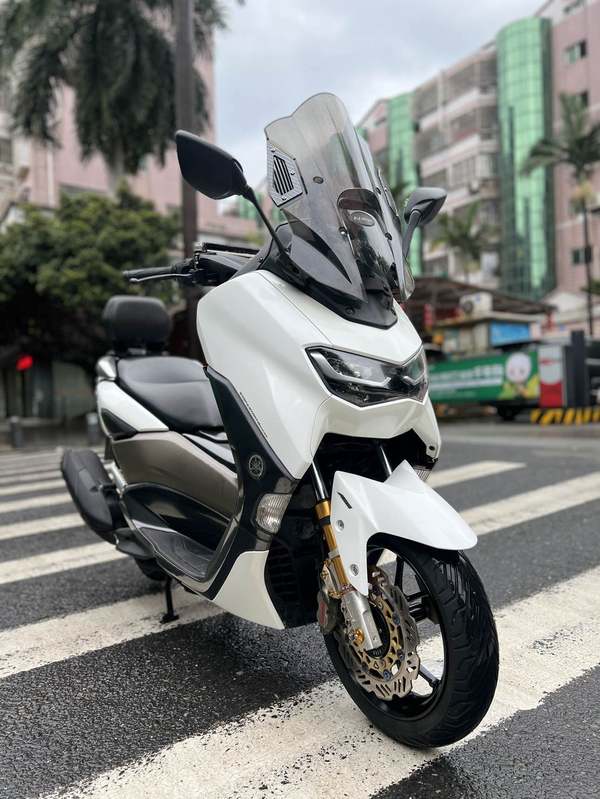 雅马哈 NMAX