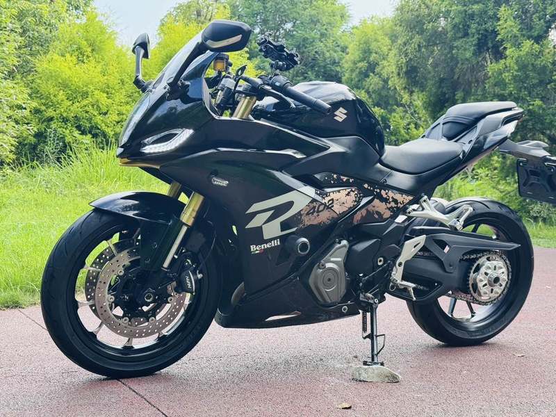 贝纳利 龙卷风 Tornado 402R