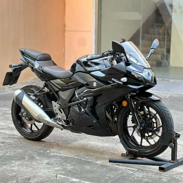 豪爵铃木 GSX250R