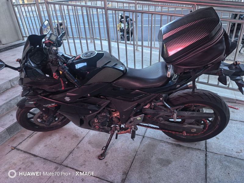 豪爵铃木 GSX250R