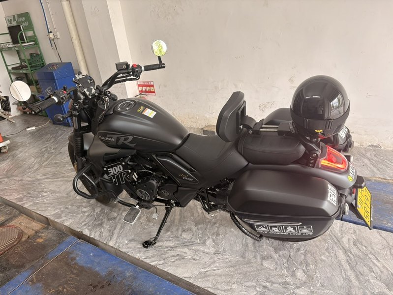 豪爵 TR300
