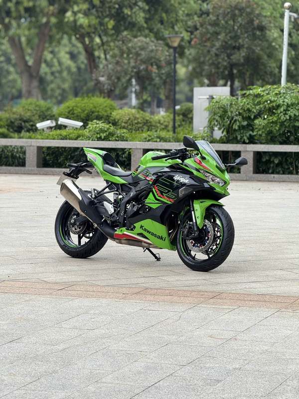 川崎 ZX-4R