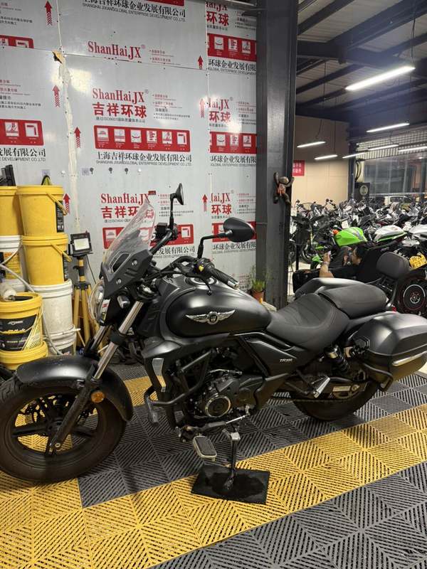 豪爵 TR300