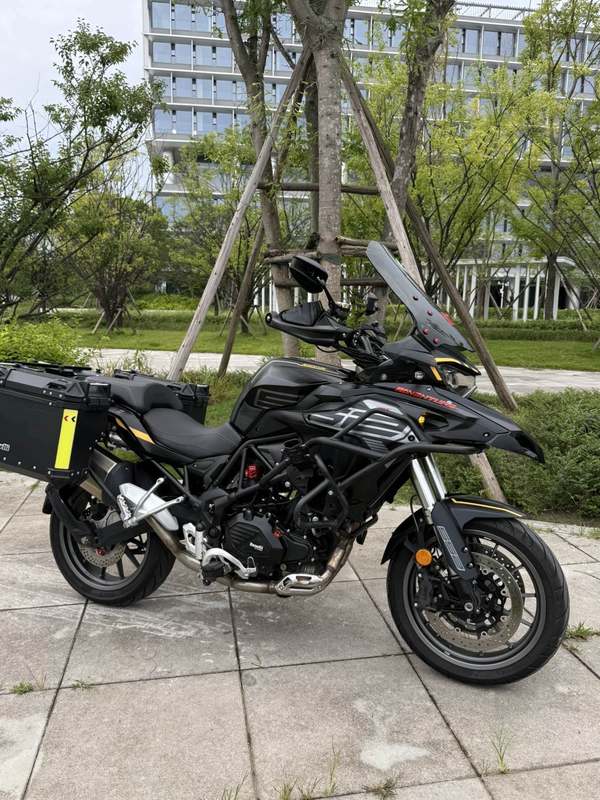 贝纳利 TRK552