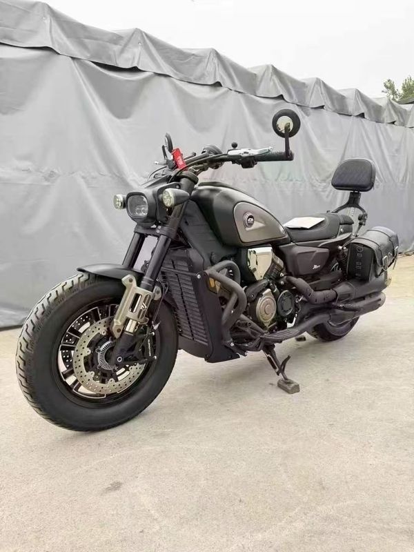 QJMOTOR 闪600