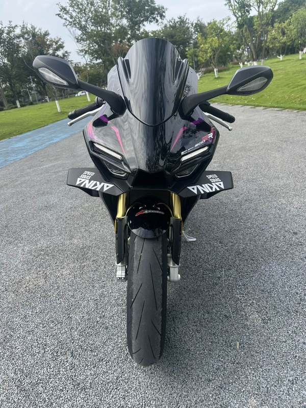 张雪机车 500RR