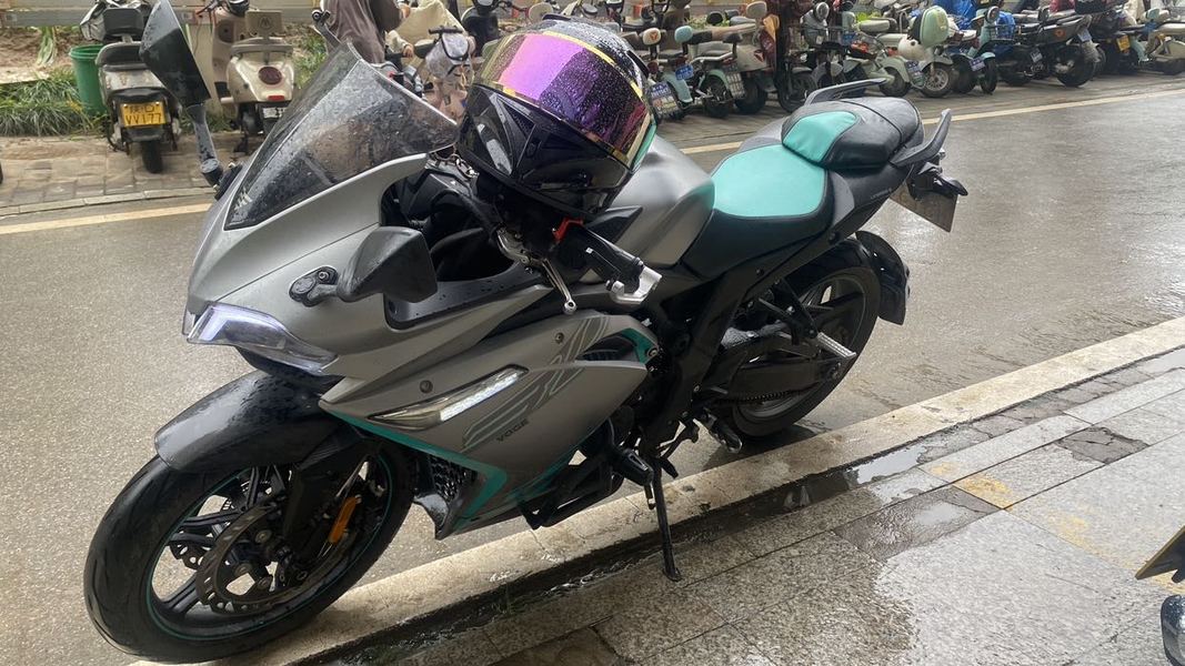 无极 300RR