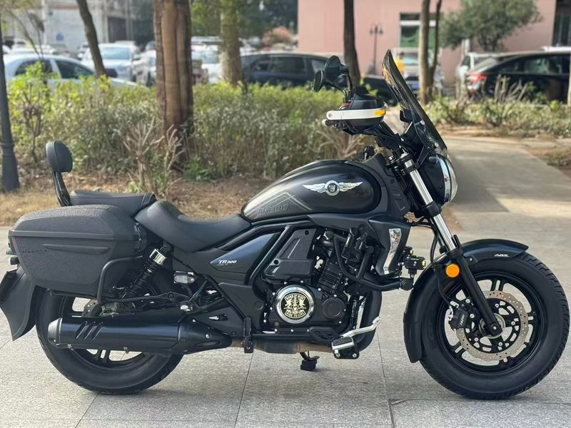 豪爵 TR300