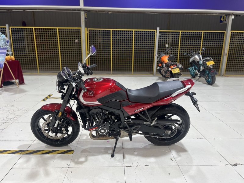 张雪机车 500F