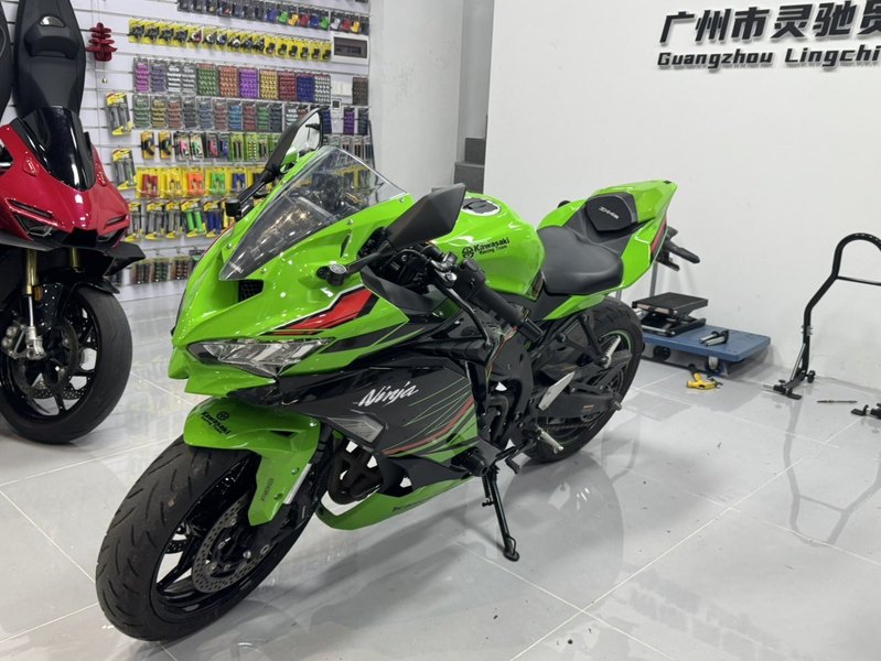 川崎 ZX-4R