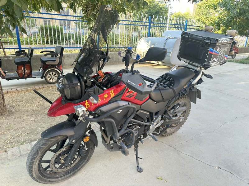 豪爵铃木 DL250