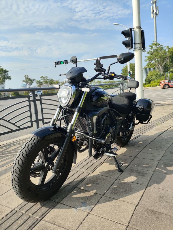 豪爵 TR300