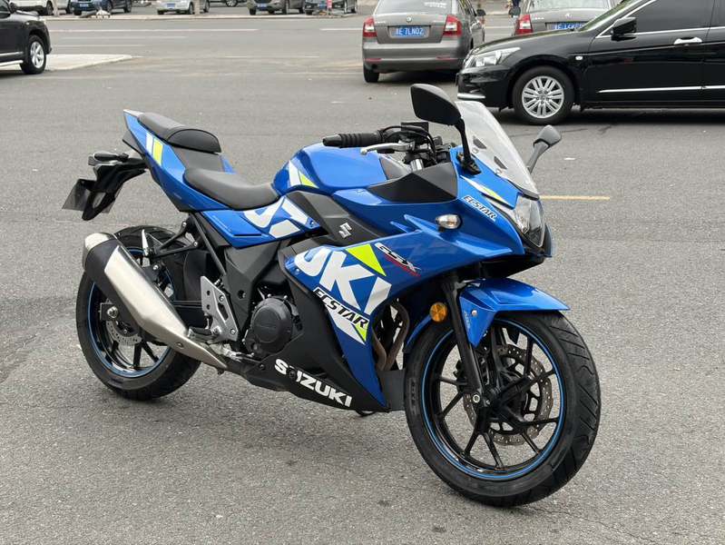 豪爵铃木 GSX250R