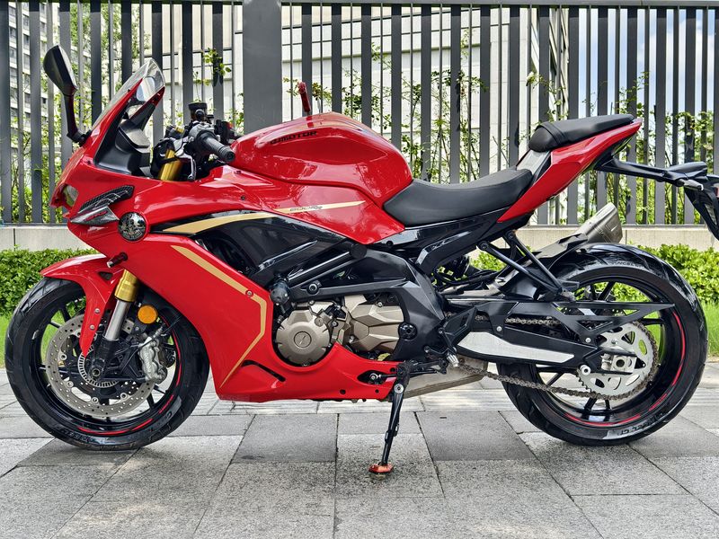 QJMOTOR 赛600