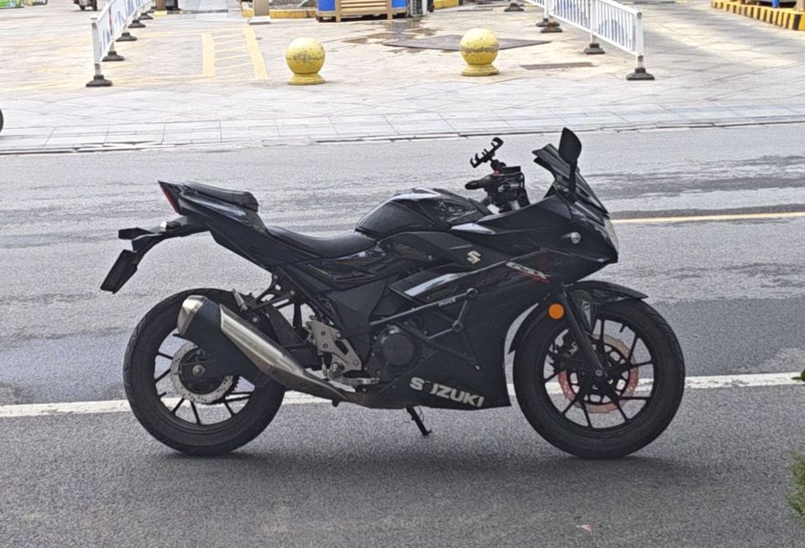 豪爵铃木 GSX250R