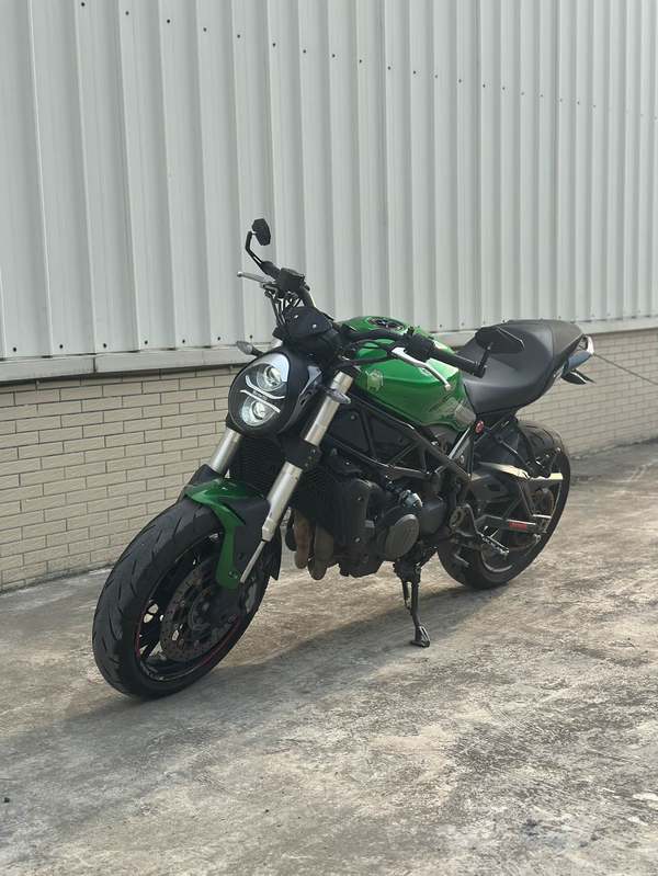 贝纳利 752S