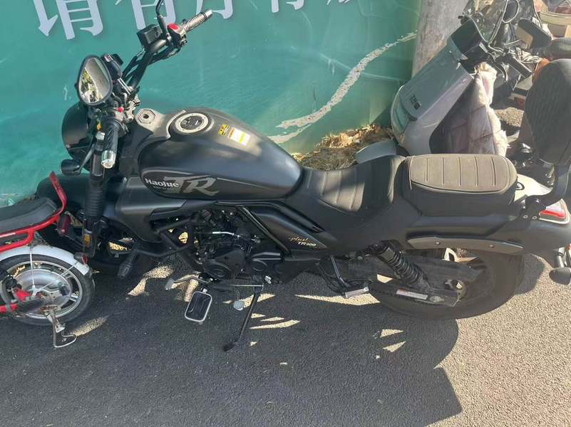 豪爵 TR300
