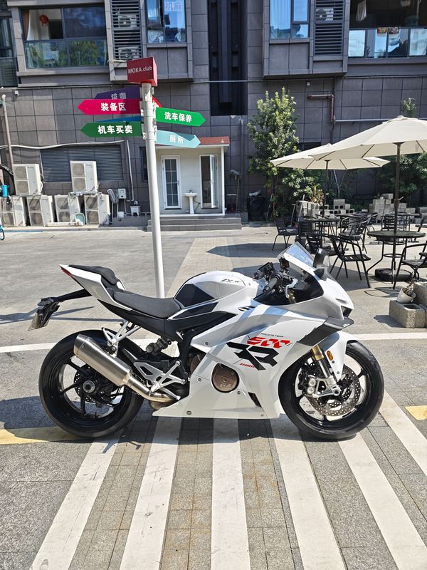 张雪机车 500RR