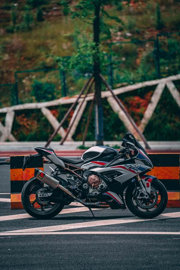 宝马 M 1000 RR