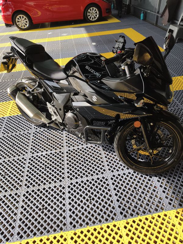 豪爵铃木 GSX250R