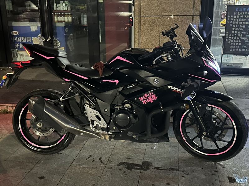 豪爵铃木 GSX250R