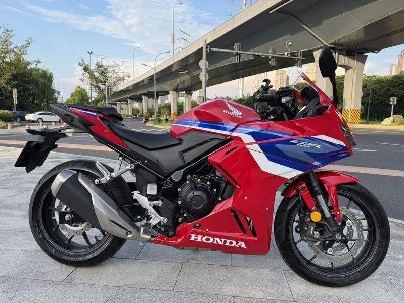 本田WING CBR400R