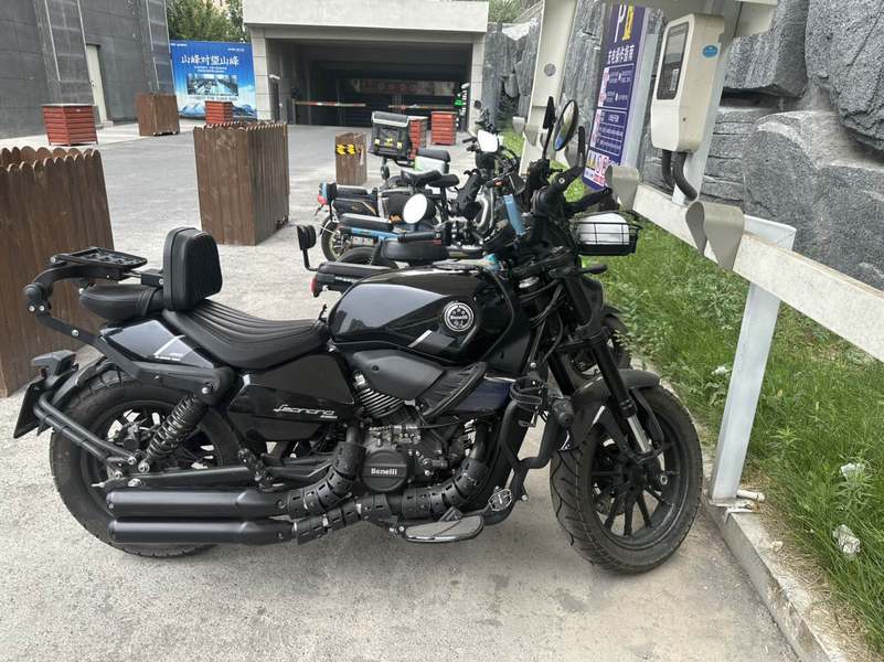贝纳利 哈伦252