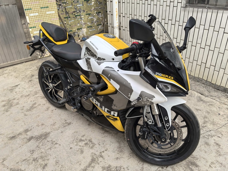 QJMOTOR 赛250