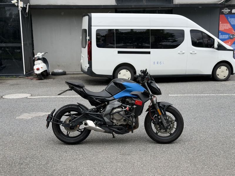 春风 650NK