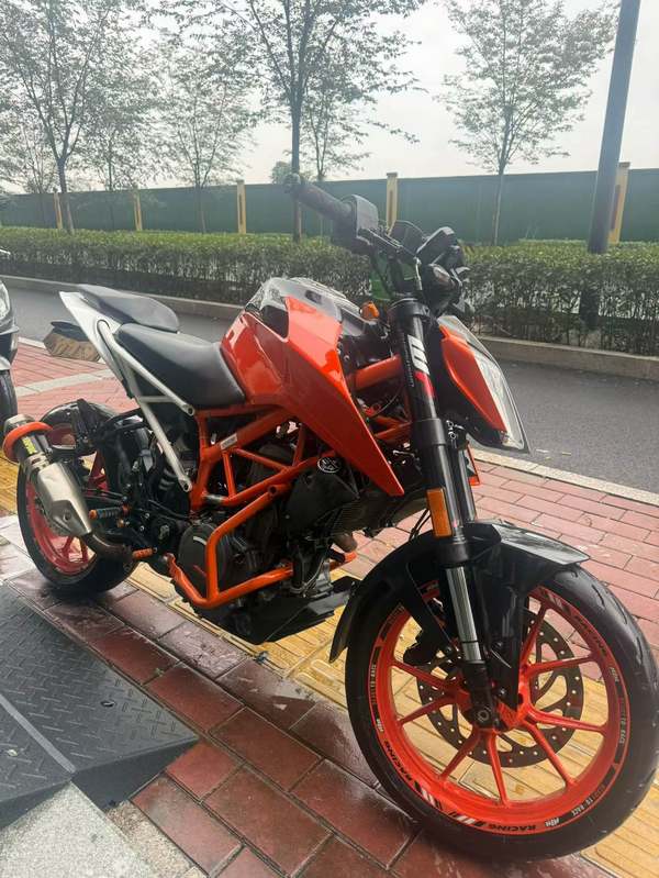 KTMR2R 390 Duke