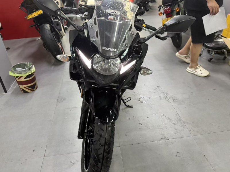豪爵铃木 GSX250R