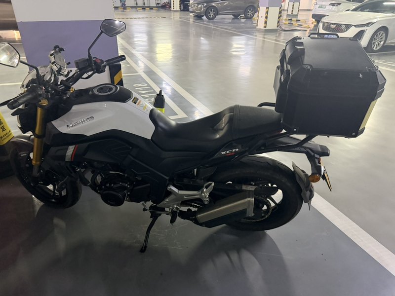 豪爵 XCR300