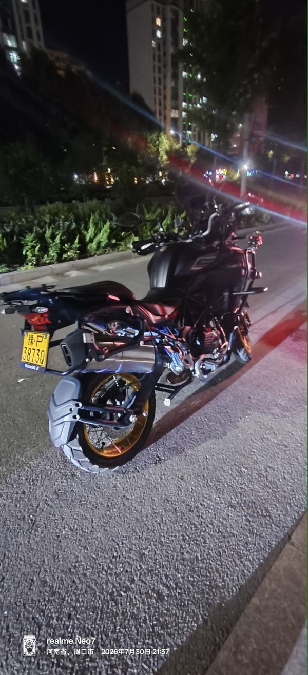 贝纳利 TRK552
