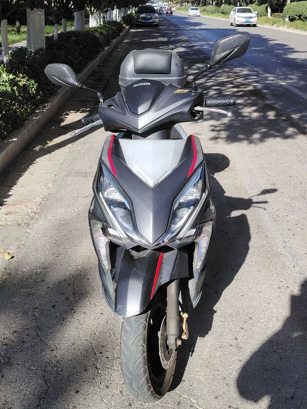 新大洲本田 裂行 RX125Fi