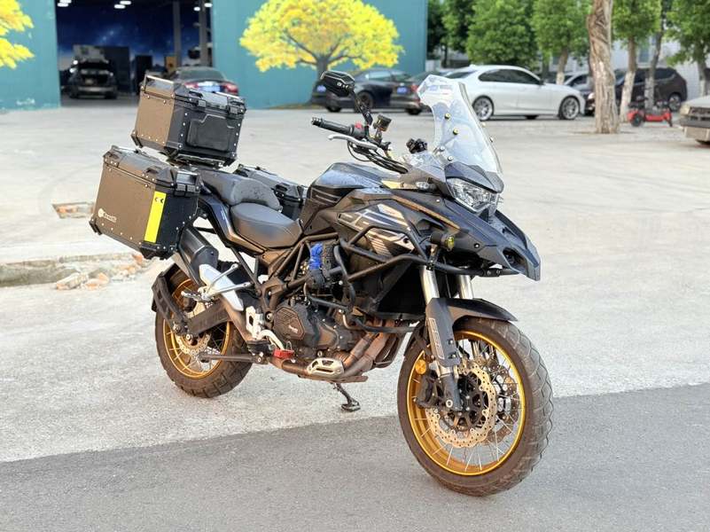 贝纳利 TRK552