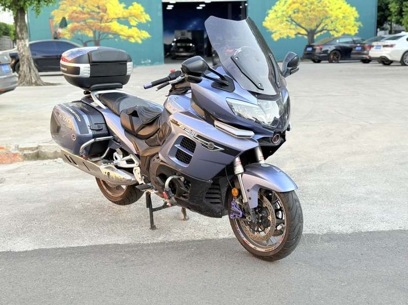 贝纳利 1200GT