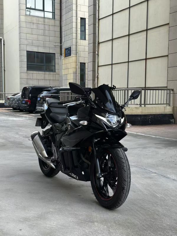 豪爵铃木 GSX250R