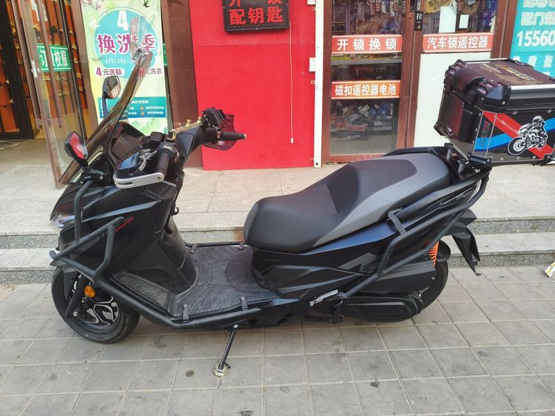 QJMOTOR 鸿250