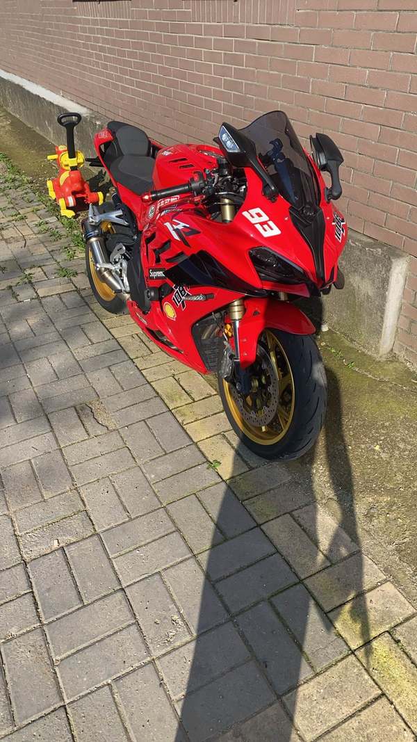 QJMOTOR 赛800