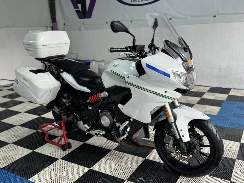 贝纳利 302 Touring