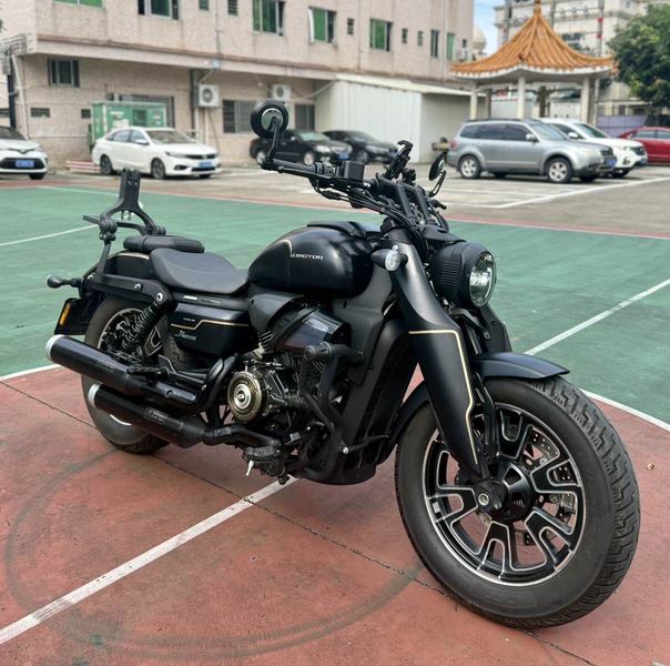QJMOTOR 闪400