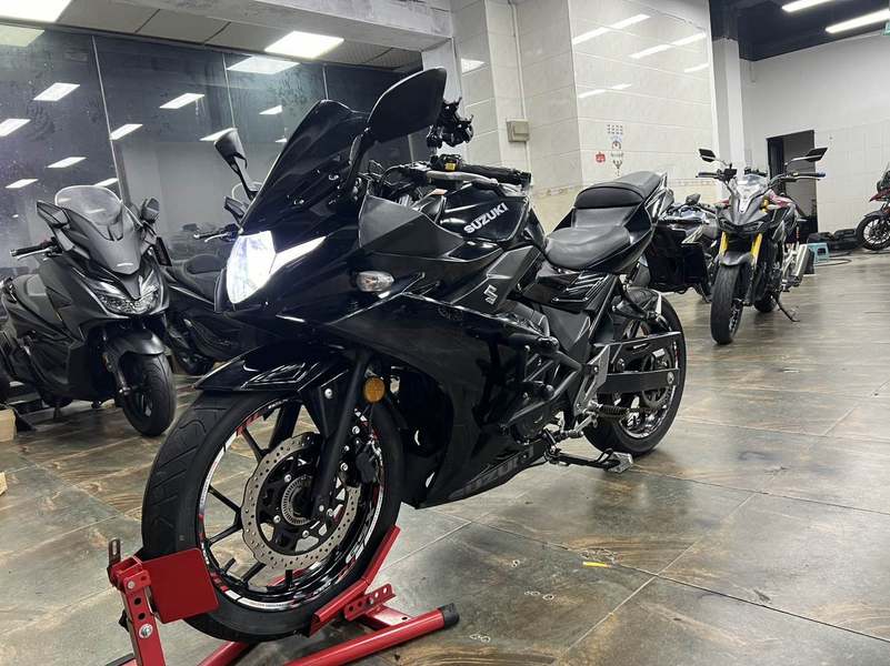 豪爵铃木 GSX250R