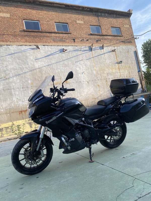贝纳利 302 Touring
